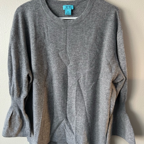two bees cashmere- Cashmere and Wool Sweater - Picture 1 of 3